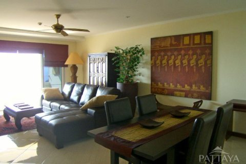 Condo in Pattaya, Thailand, 2 bedrooms № 242432 - photo 6