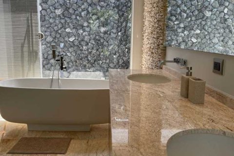 Casa de 4 dormitorios en Bang Tao, Tailandia № 99461 - foto 18