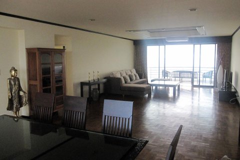Condo in Pattaya, Thailand, 3 bedrooms  № 242630 - photo 4