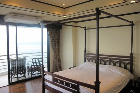 Condo in Pattaya, Thailand, 3 bedrooms  № 242630 - photo 11