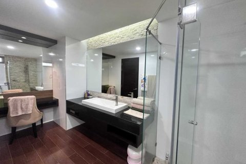 Condominio de 2 dormitorios en Bang Tao, Tailandia № 120955 - foto 9