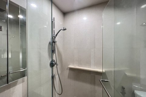 Condominio de 3 dormitorios en Khlong Toei, Bangkok, Tailandia № 164021 - foto 8