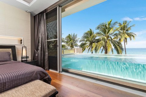Chalet de 3 dormitorios en Bang Tao, Tailandia № 153758 - foto 18