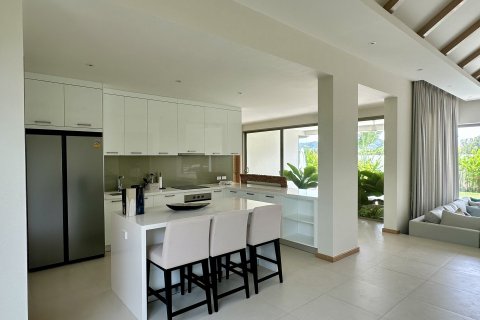 Chalet de 4 dormitorios en Bang Tao, Tailandia № 152416 - foto 10