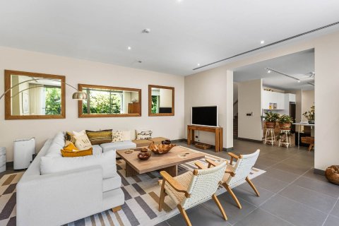 Chalet de 5 dormitorios en Layan Beach, Tailandia № 153819 - foto 8