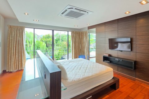 Chalet de 3 dormitorios en Phuket, Tailandia № 210222 - foto 27