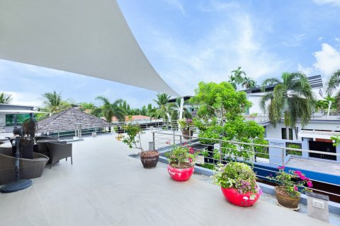 Chalet de 3 dormitorios en Phuket, Tailandia № 210222 - foto 28