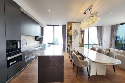 Condominio de 4 dormitorios en Pathum Wan, Bangkok, Tailandia № 163887 - foto 4