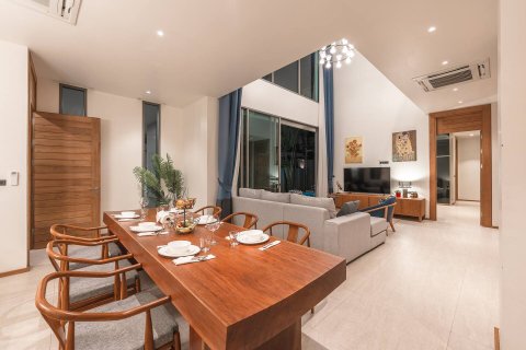 Chalet de 4 dormitorios en Bang Tao, Tailandia № 152468 - foto 16
