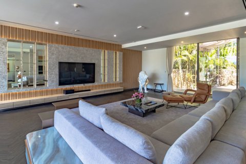 Chalet de 6 dormitorios en Bang Tao, Tailandia № 153695 - foto 9