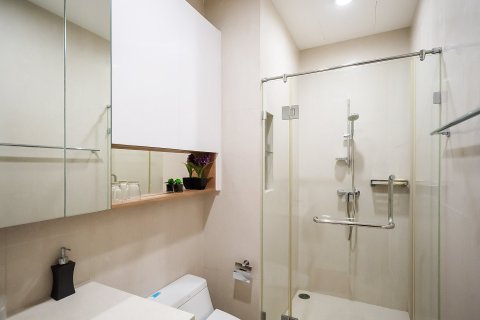 Condominio de 2 dormitorios en Pathum Wan, Bangkok, Tailandia № 163999 - foto 8