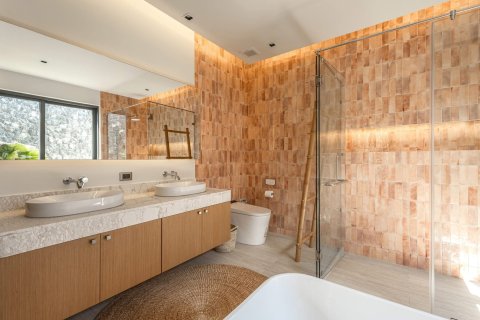 Chalet de 3 dormitorios en Bang Tao, Tailandia № 152578 - foto 5