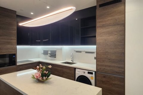 Condominio de 2 dormitorios en Pathum Wan, Bangkok, Tailandia № 163884 - foto 14