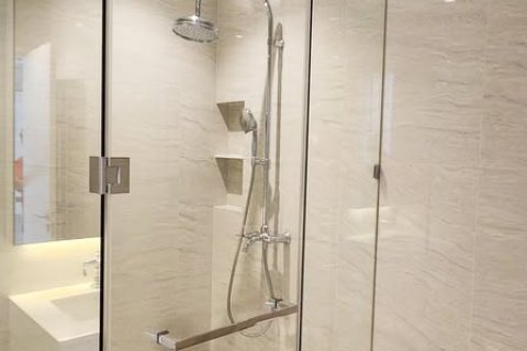 Condominio de 2 dormitorios en Pathum Wan, Bangkok, Tailandia № 163884 - foto 15