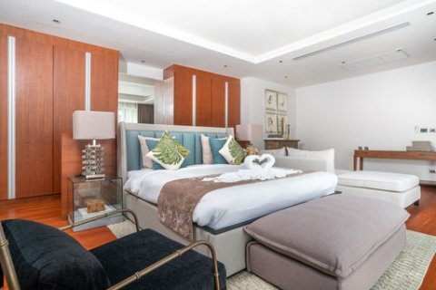 Chalet de 4 dormitorios en Bang Tao, Tailandia № 70388 - foto 11