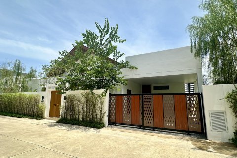 Chalet de 3 dormitorios en Bang Tao, Tailandia № 210008 - foto 25
