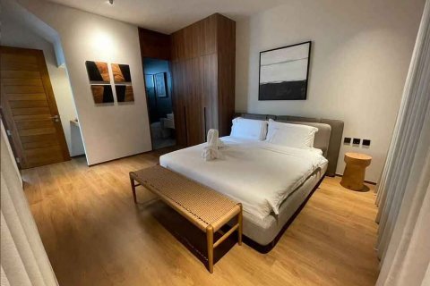 Propiedad 300 m2 en Chalong, Tailandia № 135206 - foto 2