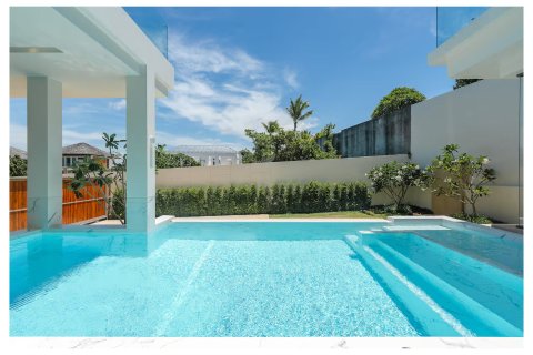 Chalet de 4 dormitorios en Bang Tao, Tailandia № 210017 - foto 3