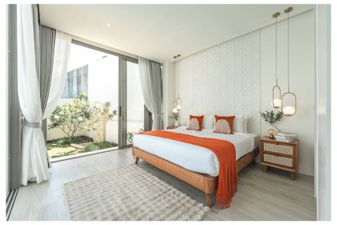 Chalet de 4 dormitorios en Bang Tao, Tailandia № 210017 - foto 5