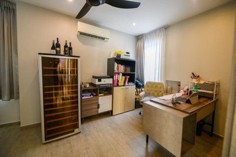 Condo in Pattaya, Thailand, 3 bedrooms № 171309 - photo 15