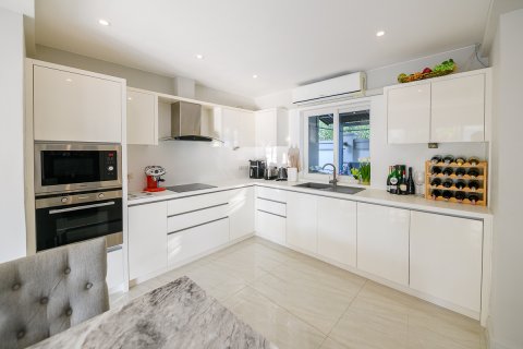 Condo in Pattaya, Thailand, 3 bedrooms № 171309 - photo 12