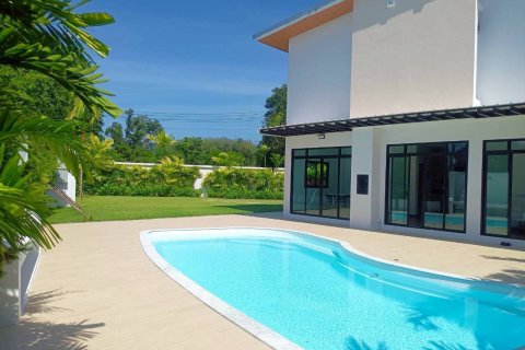 Chalet de 3 dormitorios en Phuket, Tailandia № 210218
