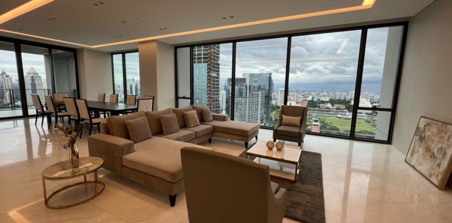 Condominio de 4 dormitorios en Pathum Wan, Bangkok, Tailandia № 167056