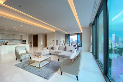 Condominio de 4 dormitorios en Pathum Wan, Bangkok, Tailandia № 167056 - foto 2