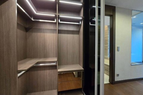 Condominio de 2 dormitorios en Khlong Toei, Bangkok, Tailandia № 164013 - foto 15