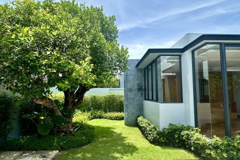 Chalet de 4 dormitorios en Bang Tao, Tailandia № 210011 - foto 5