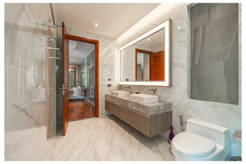 Chalet de 3 dormitorios en Bang Tao, Tailandia № 210010 - foto 9