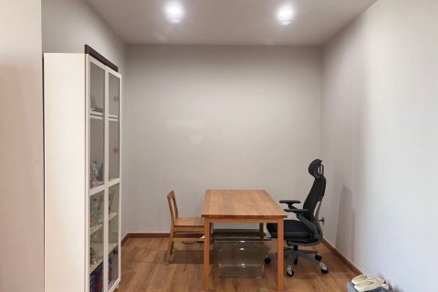 Condominio de 3 dormitorios en Khlong Toei, Bangkok, Tailandia № 164021 - foto 5