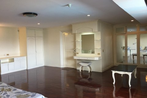 Condominio de 5 dormitorios en Watthana, Bangkok, Tailandia № 163938 - foto 8