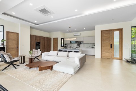 Chalet de 4 dormitorios en Bang Tao, Tailandia № 152572 - foto 5