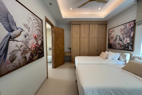 Chalet de 4 dormitorios en Naithon Beach, Tailandia № 153698 - foto 25