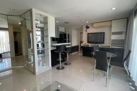 Condominio de 2 dormitorios en Pattaya, Tailandia № 120624 - foto 2