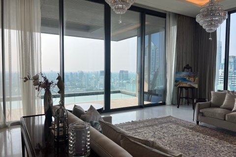 Condominio de 4 dormitorios en Pathum Wan, Bangkok, Tailandia № 167053 - foto 2