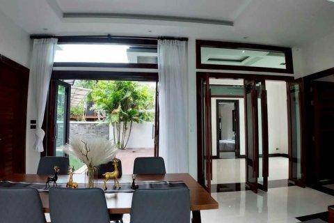 Propiedad 280 m2 en Chalong, Tailandia № 135143 - foto 11