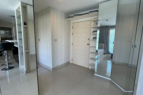 Condominio de 2 dormitorios en Pattaya, Tailandia № 120624 - foto 7