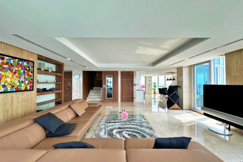 Condominio de 4 dormitorios en Pattaya, Tailandia № 146383 - foto 10