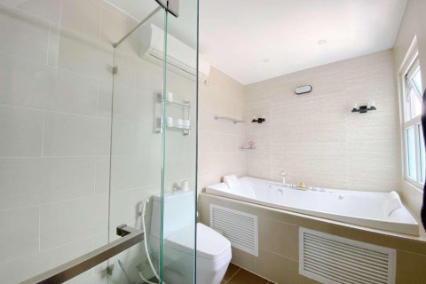 Condominio de 2 dormitorios en Pattaya, Tailandia № 121148 - foto 23