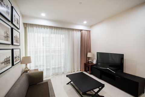 Condominio de 2 dormitorios en Pathum Wan, Bangkok, Tailandia № 163999 - foto 2