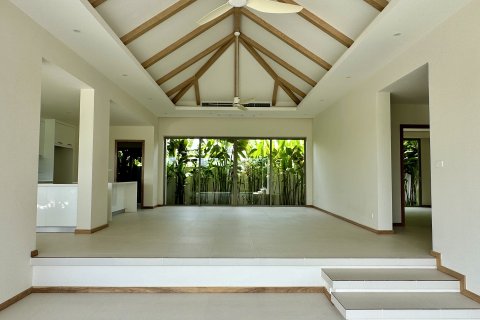 Chalet de 3 dormitorios en Bang Tao, Tailandia № 210007 - foto 10
