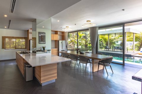 Chalet de 6 dormitorios en Bang Tao, Tailandia № 153695 - foto 12