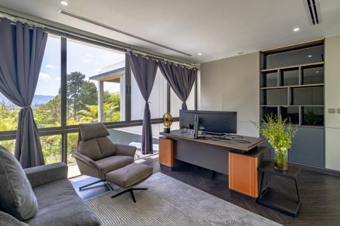 Chalet de 6 dormitorios en Bang Tao, Tailandia № 153695 - foto 15