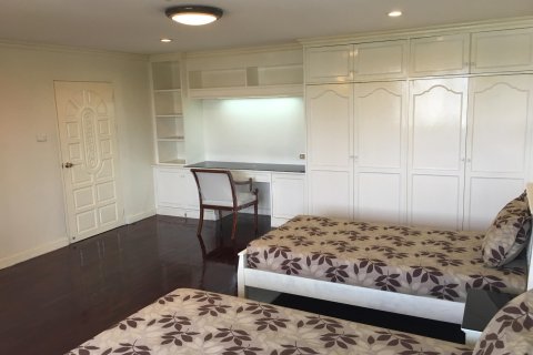 Condominio de 5 dormitorios en Watthana, Bangkok, Tailandia № 163938 - foto 19