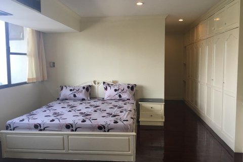 Condominio de 5 dormitorios en Watthana, Bangkok, Tailandia № 163938 - foto 20