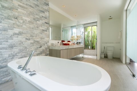 Chalet de 5 dormitorios en Bang Tao, Tailandia № 210016 - foto 13