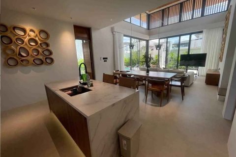 Propiedad 300 m2 en Chalong, Tailandia № 135206 - foto 12