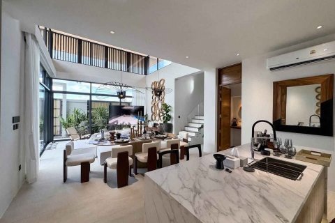 Propiedad 300 m2 en Chalong, Tailandia № 135206 - foto 11